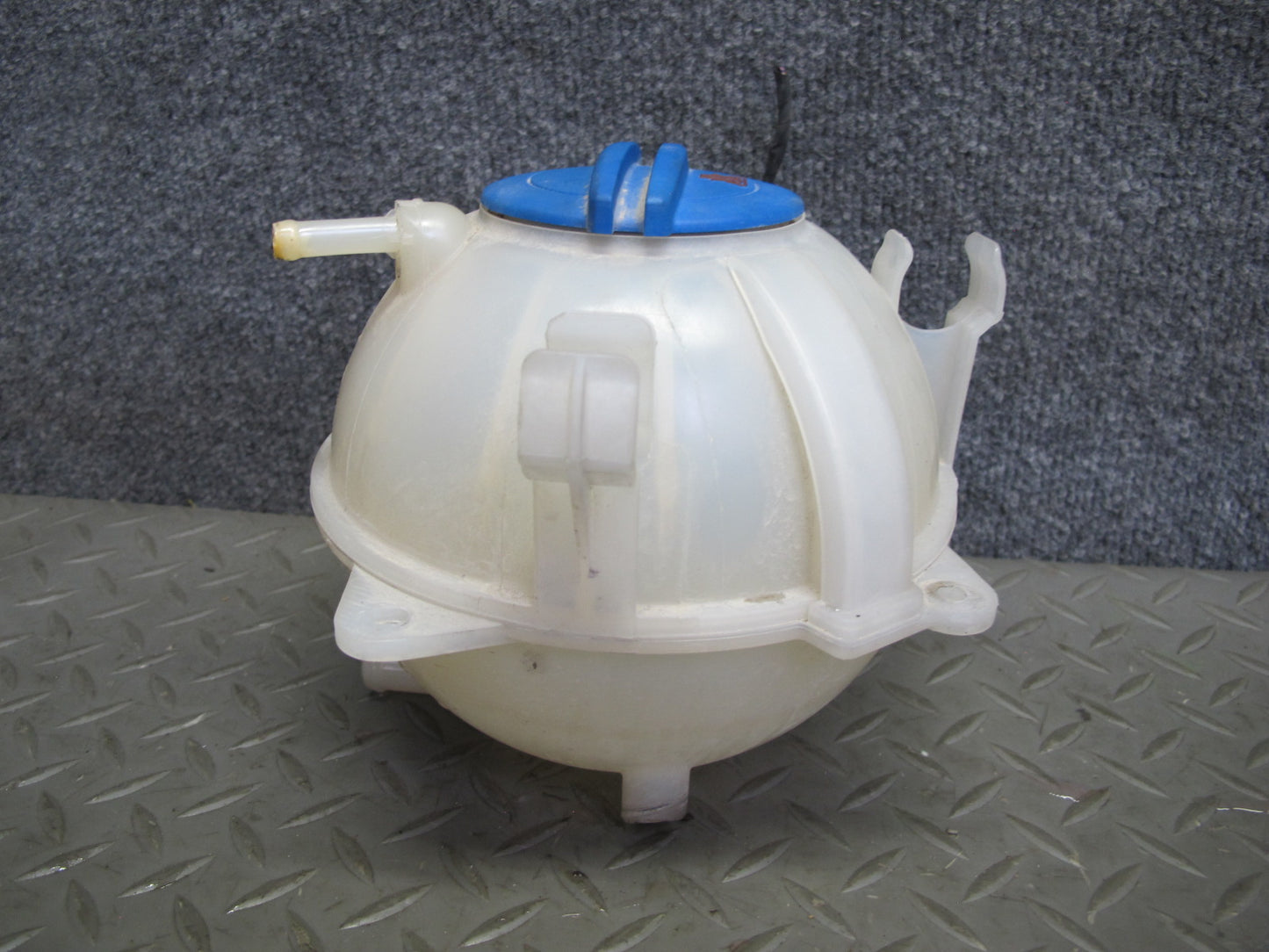 2008 VW Golf R32 MK5 VR6 Engine Coolant Expansion Overflow Reservoir Tank OEM