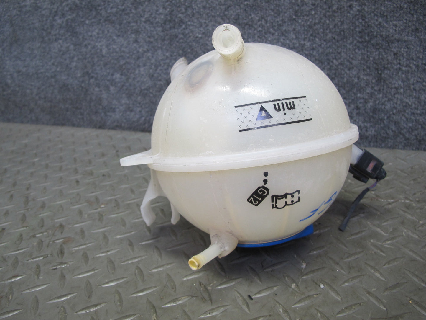 2008 VW Golf R32 MK5 VR6 Engine Coolant Expansion Overflow Reservoir Tank OEM