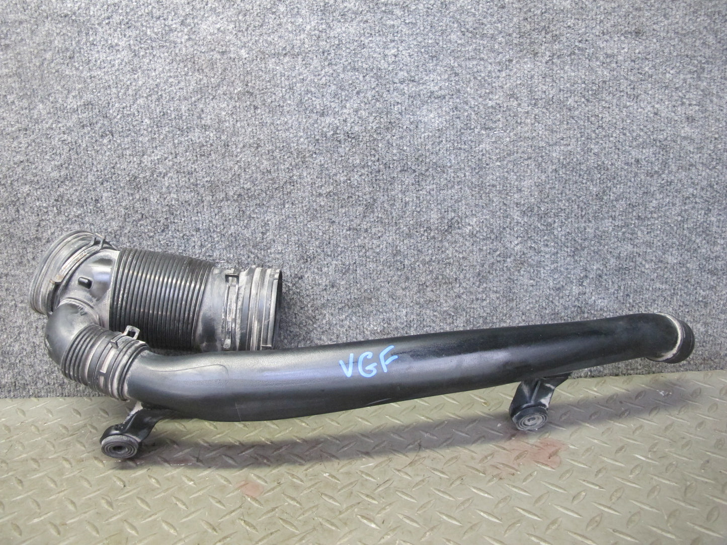 2008 VW R32 VR6 3.2L Set Cbra Engine Air Intake Connector Hose Duct 2 Pipe OEM