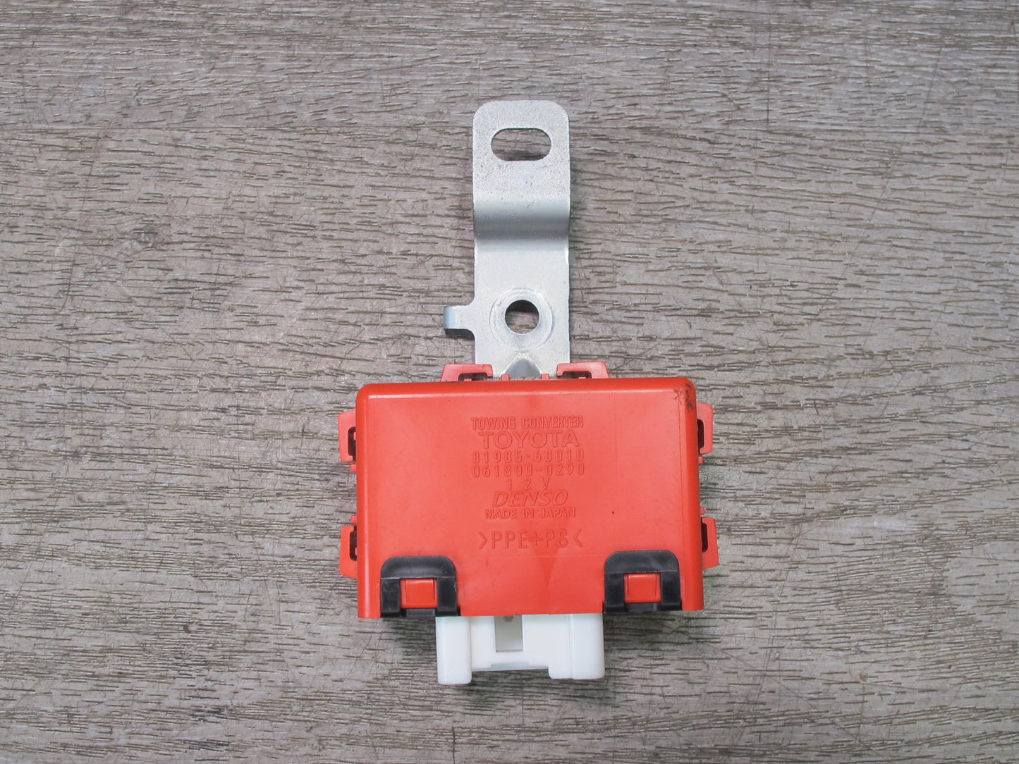 2003-2007 Lexus UZJ100L LX470 Towing Converter Computer Control Module