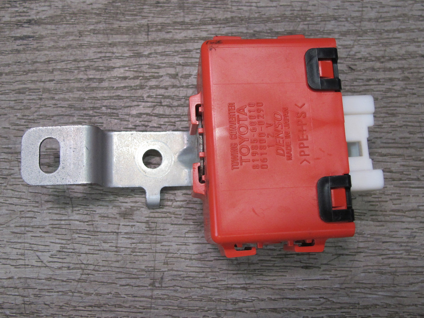 2003-2007 Lexus UZJ100L LX470 Towing Converter Computer Control Module