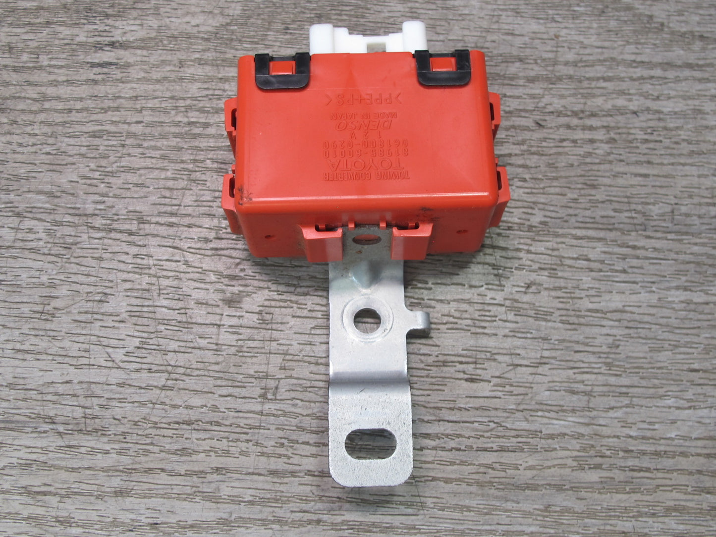 2003-2007 Lexus UZJ100L LX470 Towing Converter Computer Control Module
