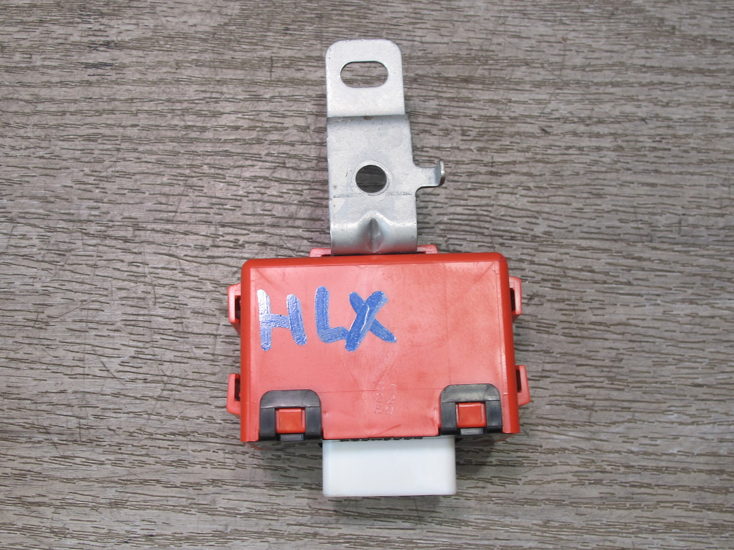 2003-2007 Lexus UZJ100L LX470 Towing Converter Computer Control Module