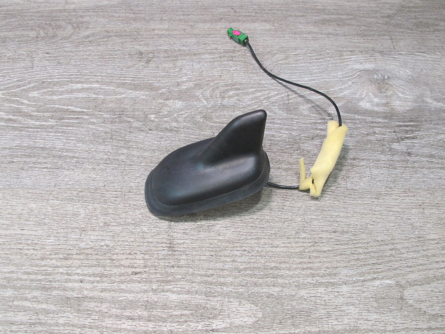 07-19 VW Golf Rabbit Jetta R32 GTI Touareg Roof Shark FIN Radio Antenna OEM