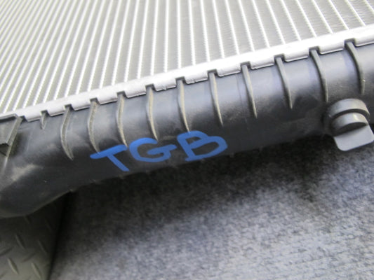 87-91 BMW 325i Automatic Transmission E30 Front Engine Cooling Radiator