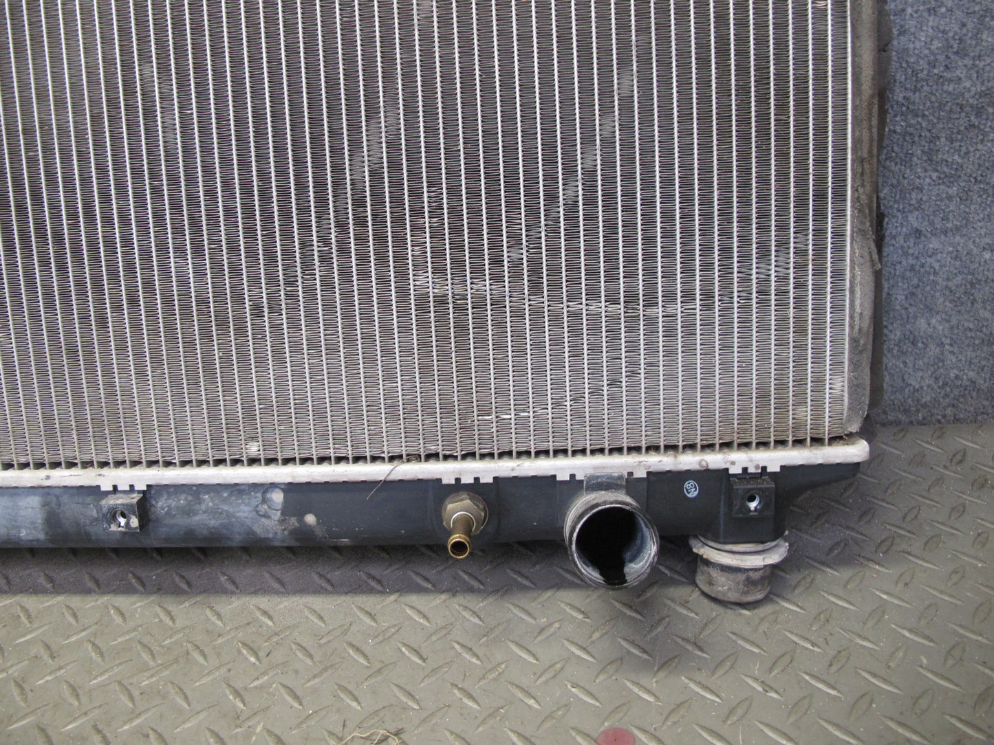 01-06 Lexus LS430 Engine Cooling Radiator OEM
