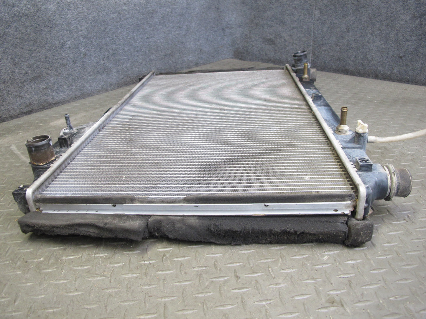 01-06 Lexus LS430 Engine Cooling Radiator OEM