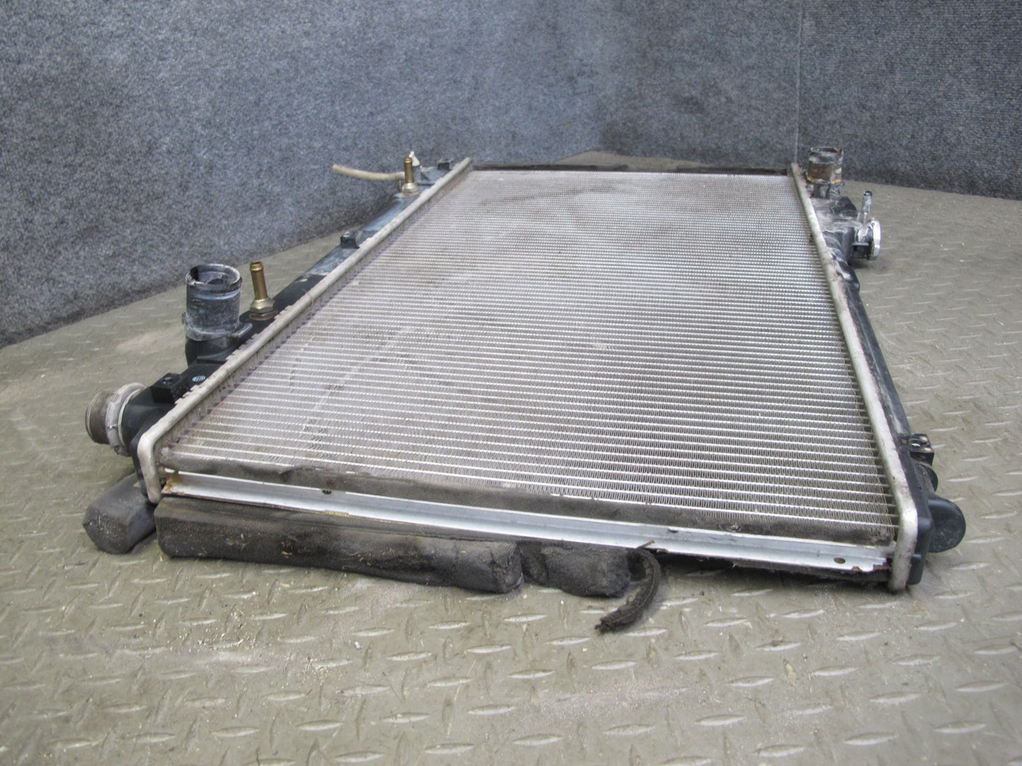 01-06 Lexus LS430 Engine Cooling Radiator OEM