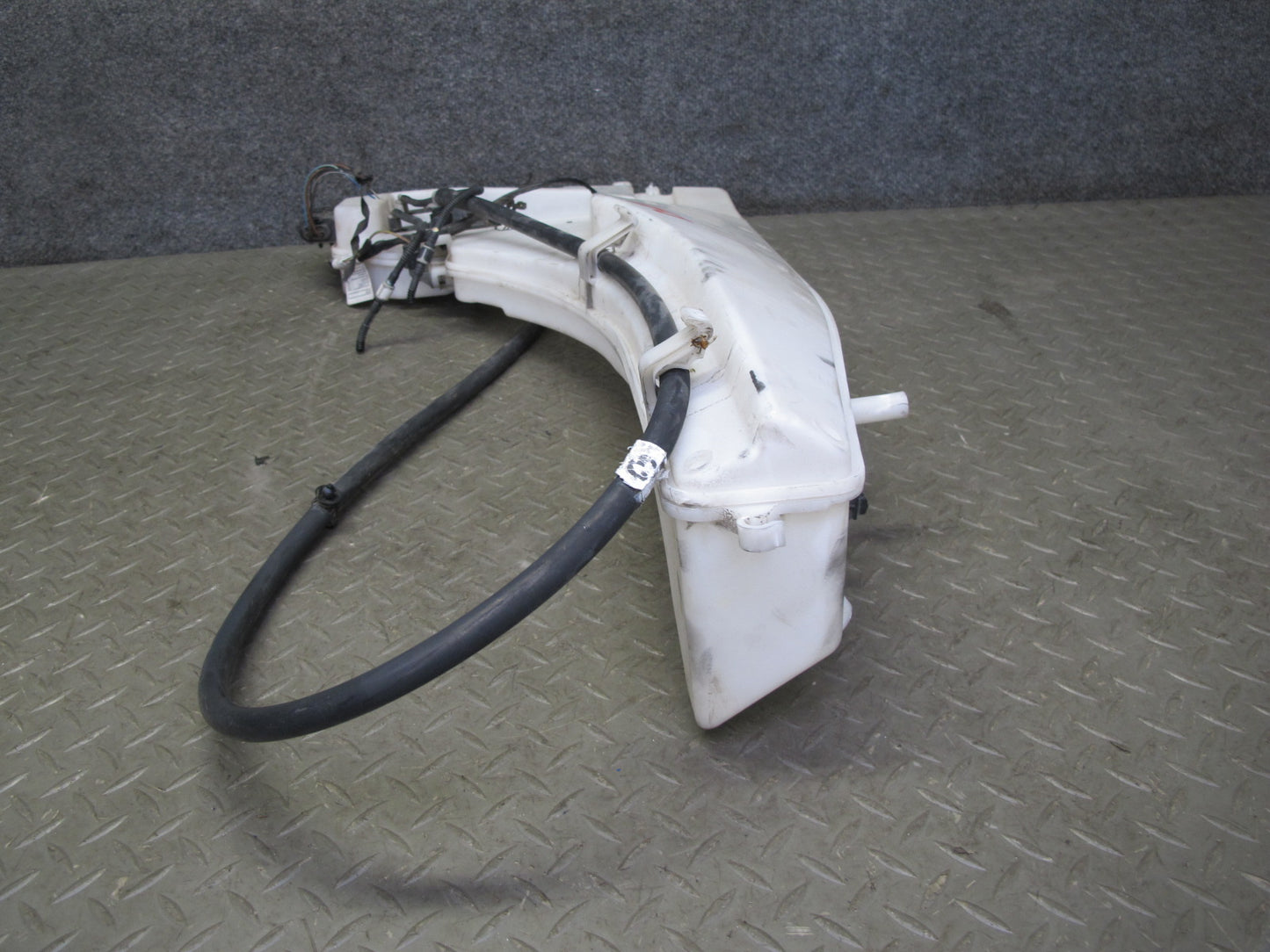 2007-2013 BMW E70 X5 Windshield Wiper Washer Fluid Reservoir Tank W/ Pumps Assy