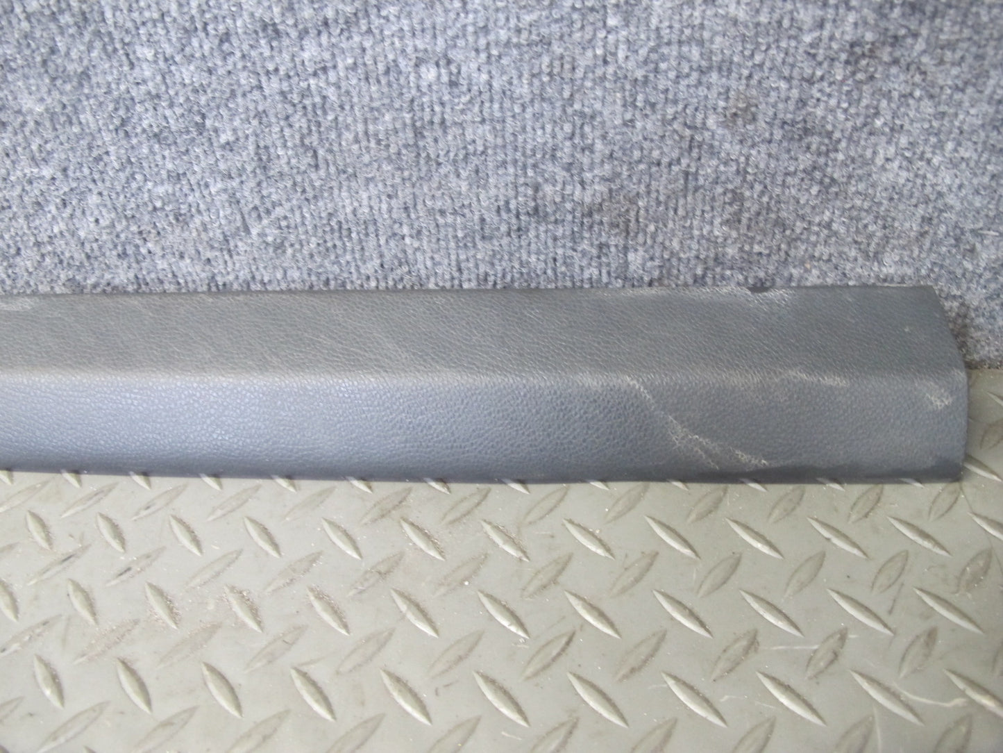 06-09 VW R32 GTI Rabbit MK5 2-DR Set of 2 Front Door Scuff Sill Plate Trim OEM