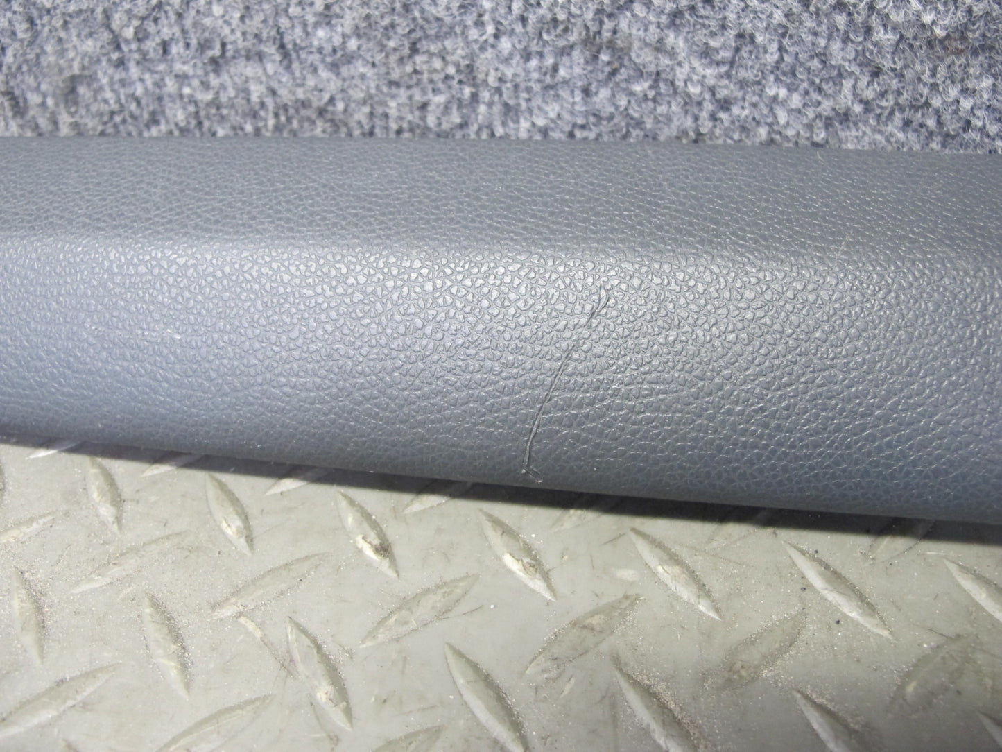 06-09 VW R32 GTI Rabbit MK5 2-DR Set of 2 Front Door Scuff Sill Plate Trim OEM