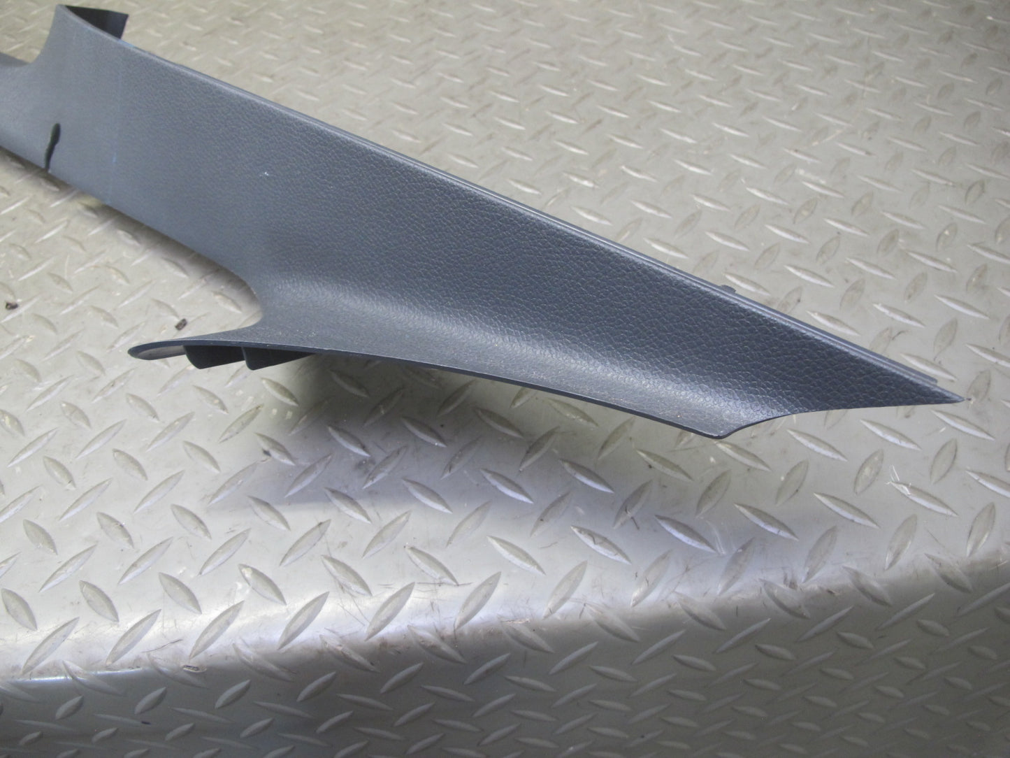 06-09 VW R32 GTI Rabbit MK5 2-DR Set of 2 Front Door Scuff Sill Plate Trim OEM