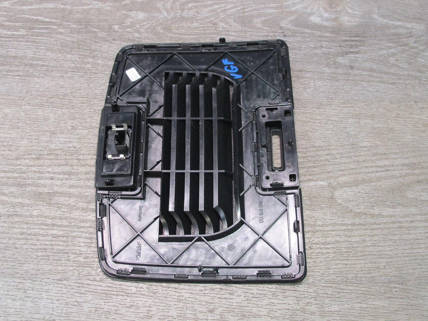 05-10 VW Jetta Rabbit R32 GTI Dash Center Upper Vent Grille Trim Cover OEM