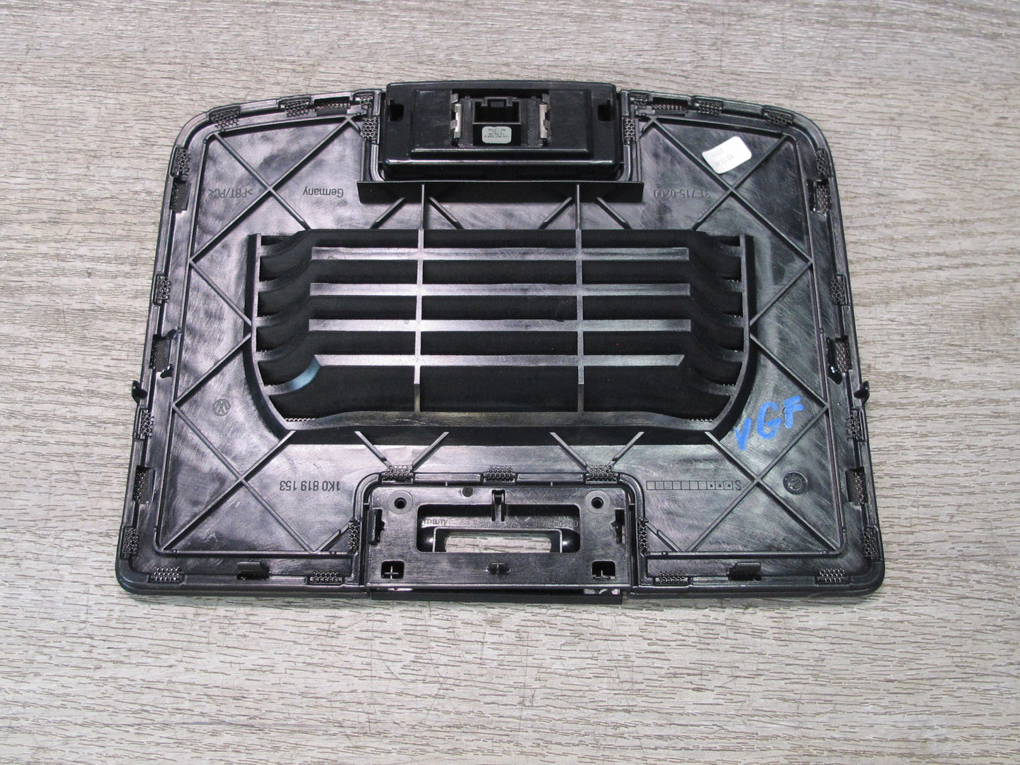 05-10 VW Jetta Rabbit R32 GTI Dash Center Upper Vent Grille Trim Cover OEM