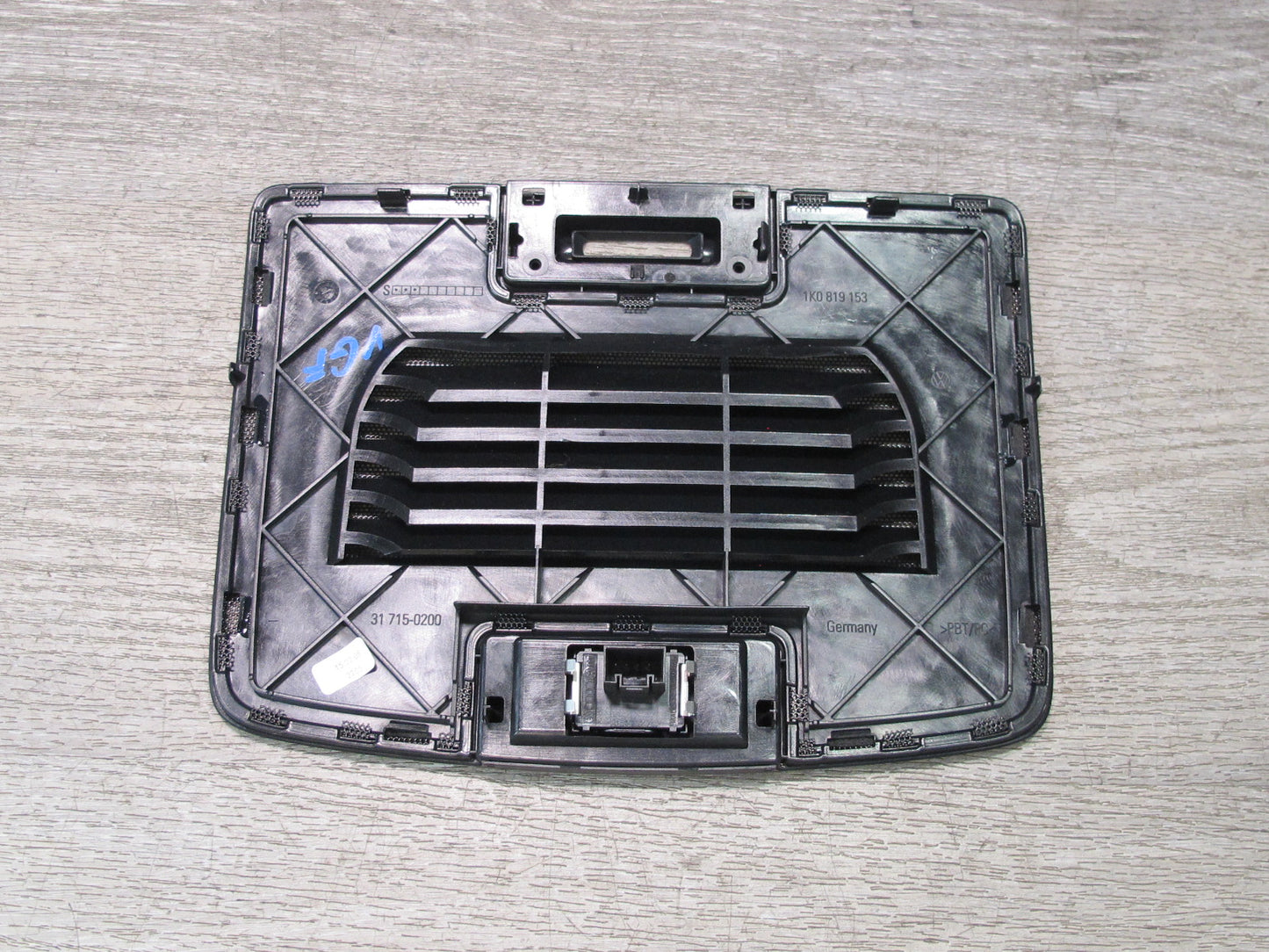 05-10 VW Jetta Rabbit R32 GTI Dash Center Upper Vent Grille Trim Cover OEM