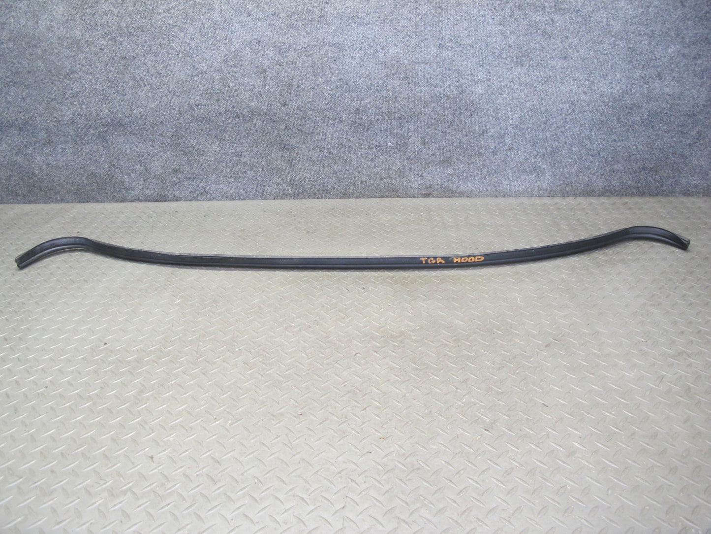 87-91 BMW E30 3-SERIES Front Hood Bonnet Weatherstrip Rubber Seal OEM