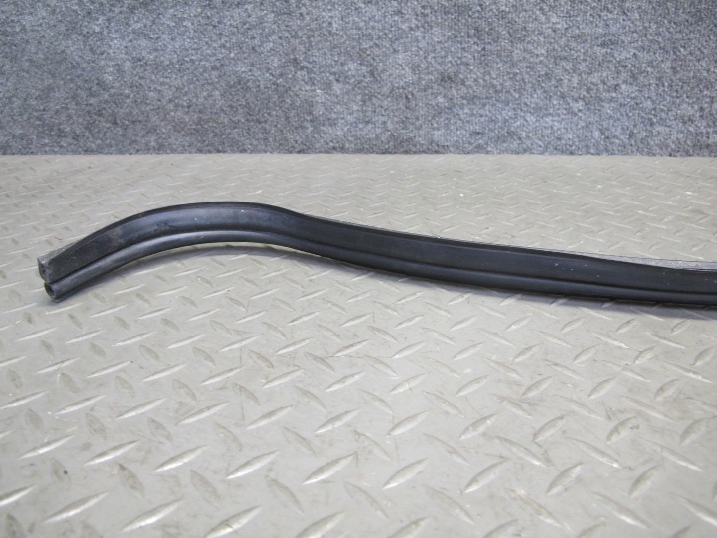 87-91 BMW E30 3-SERIES Front Hood Bonnet Weatherstrip Rubber Seal OEM