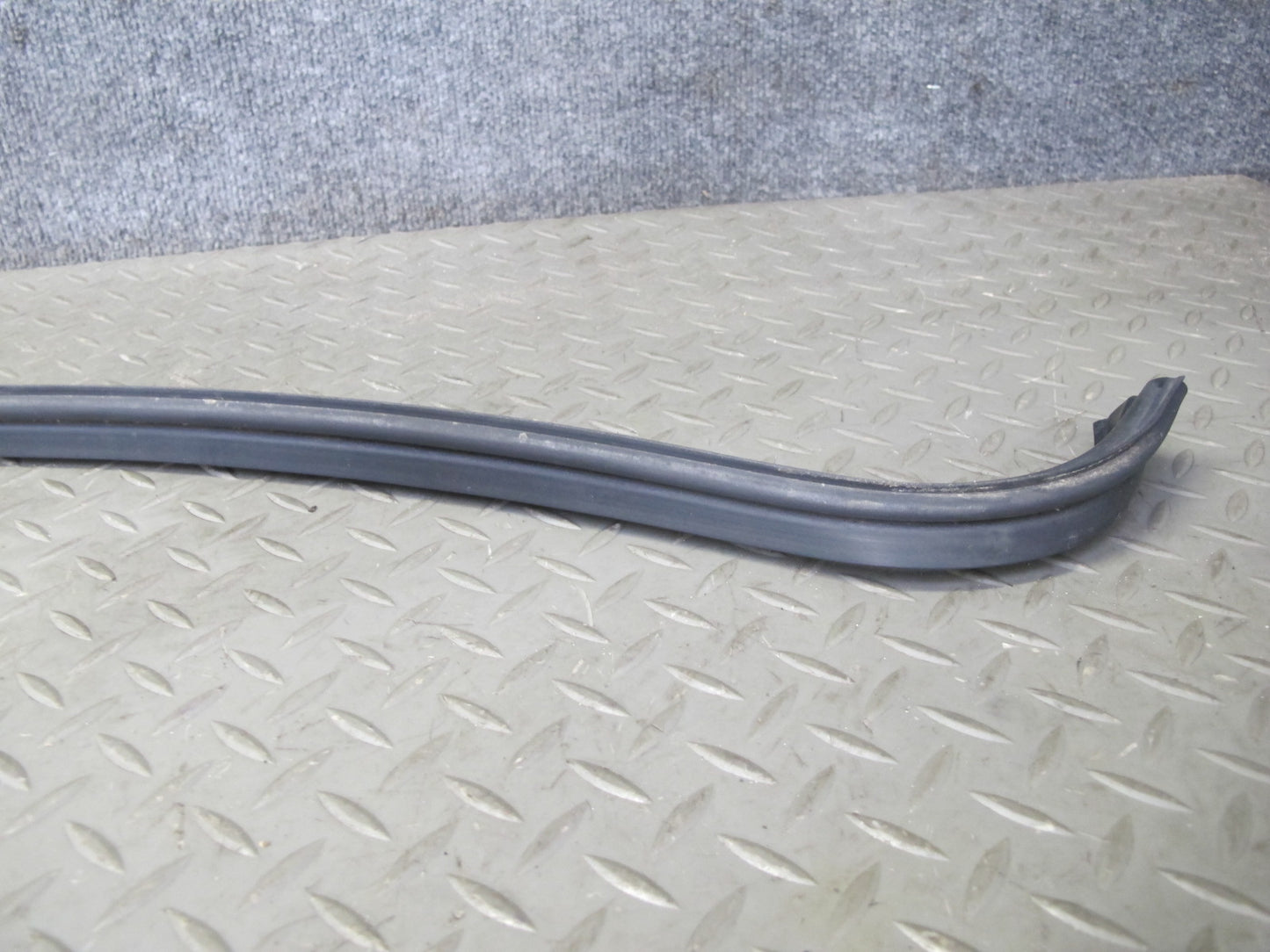 87-91 BMW E30 3-SERIES Front Hood Bonnet Weatherstrip Rubber Seal OEM