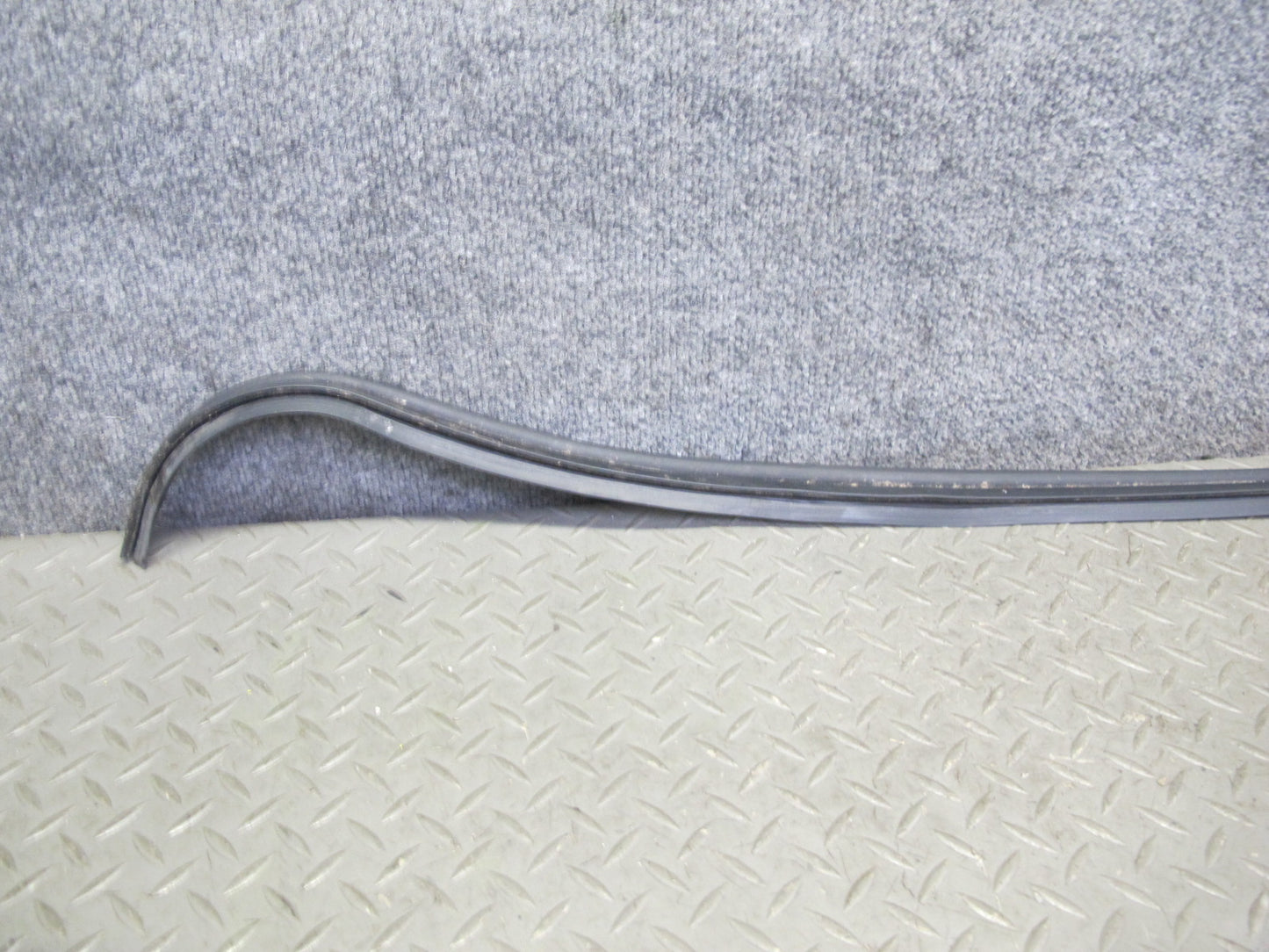 87-91 BMW E30 3-SERIES Front Hood Bonnet Weatherstrip Rubber Seal OEM
