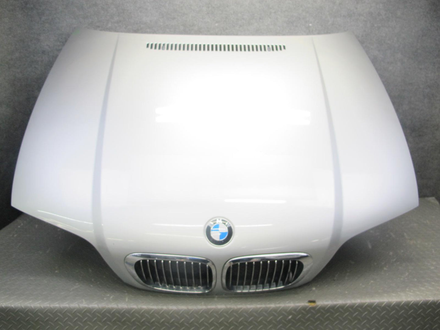 01-03 BMW E46 330ci Coupe Convert Hood Bonnet Shell Cover Panel Titan Silver OEM