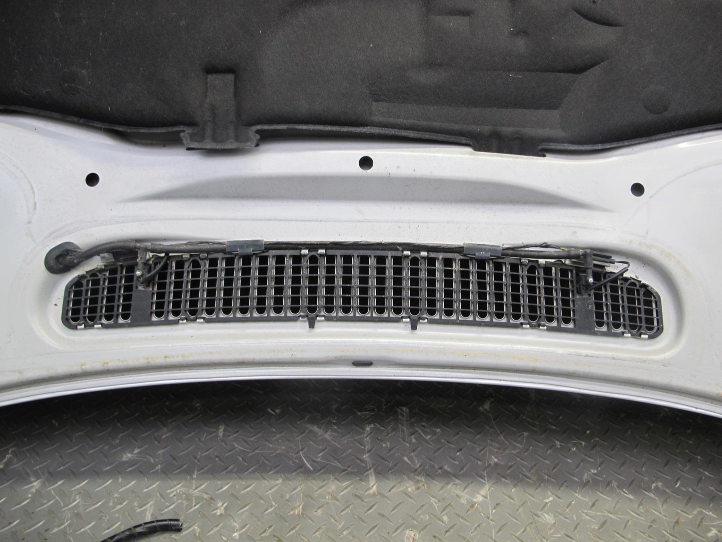 01-03 BMW E46 330ci Coupe Convert Hood Bonnet Shell Cover Panel Titan Silver OEM