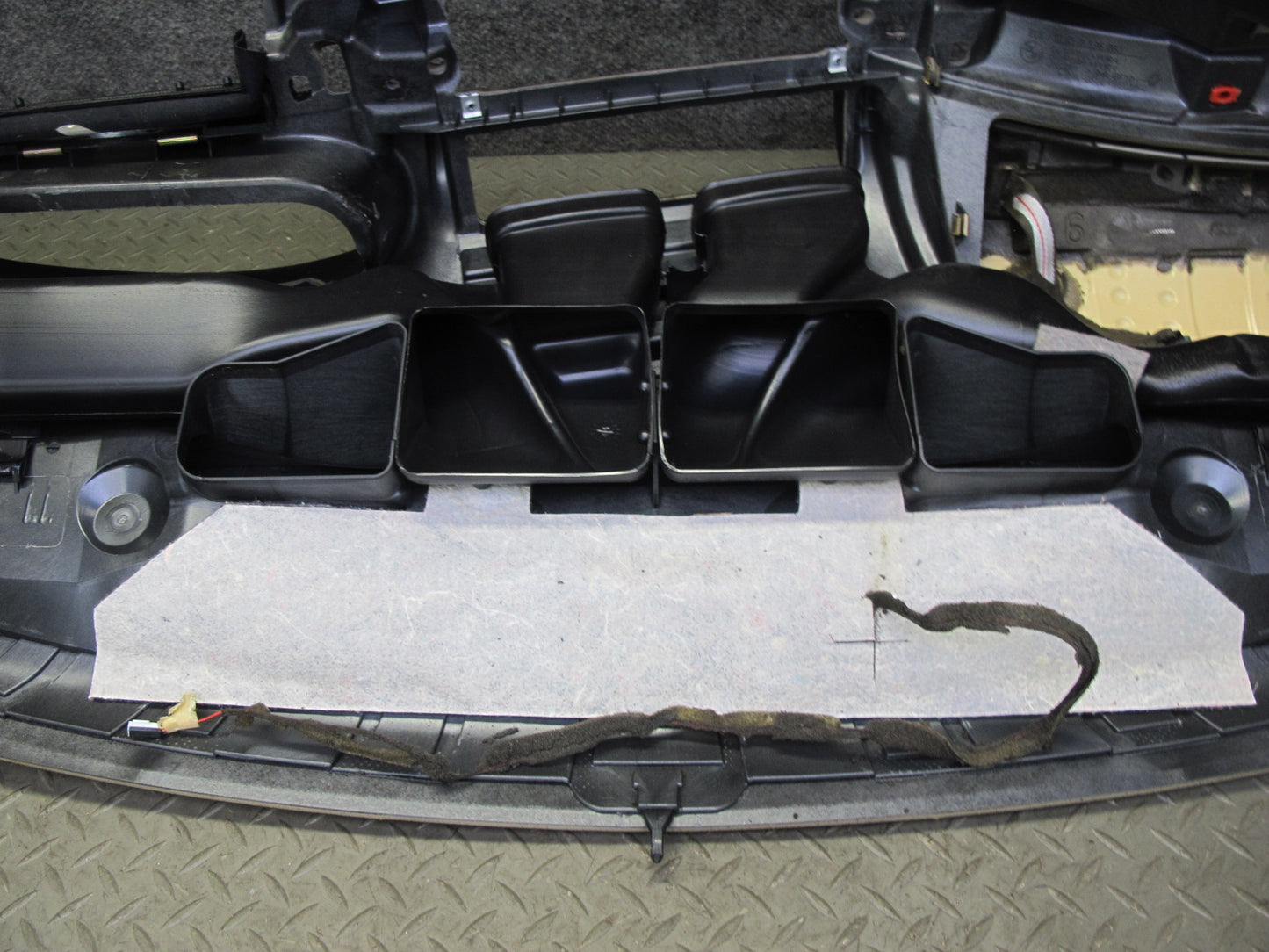 01-06 BMW E46 330ci 3-SERIES Front Dash Dashboard Trim Panel Assembly Black OEM