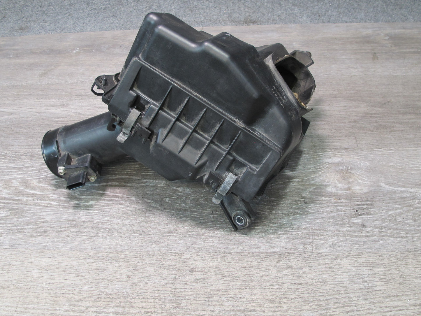 09-20 Nissan Z34 370Z Right Air Intake Cleaner Filter Box w MAF Sensor OEM