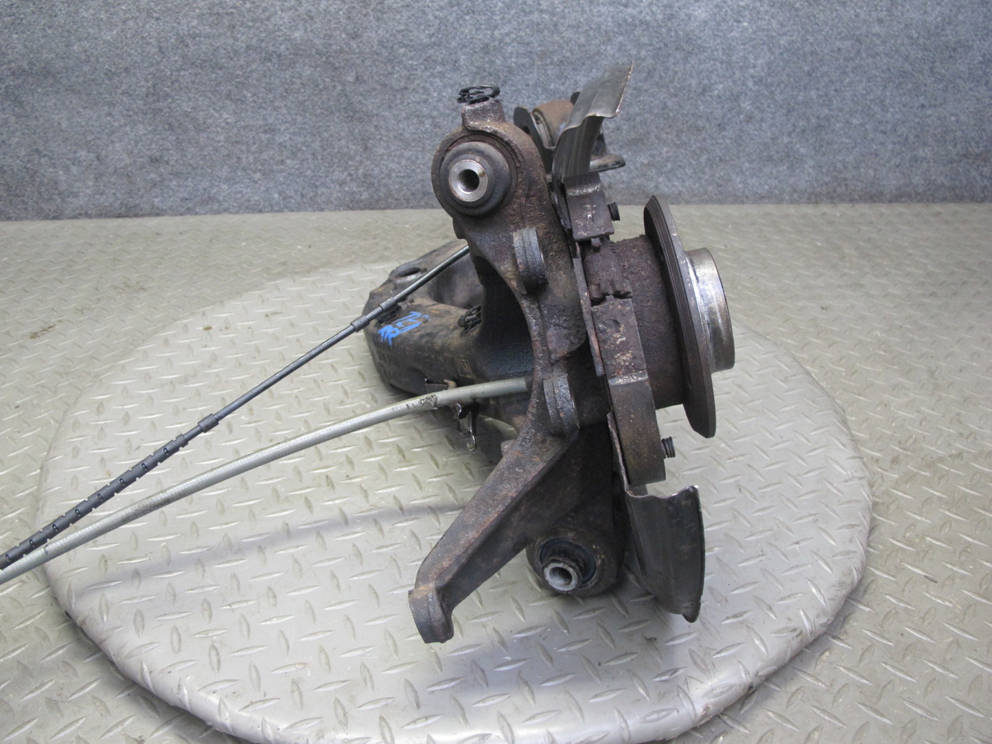 01-06 BMW E46 330i 330Ci RWD Rear Right Knuckle Wheel Hub Trailing Arm OEM