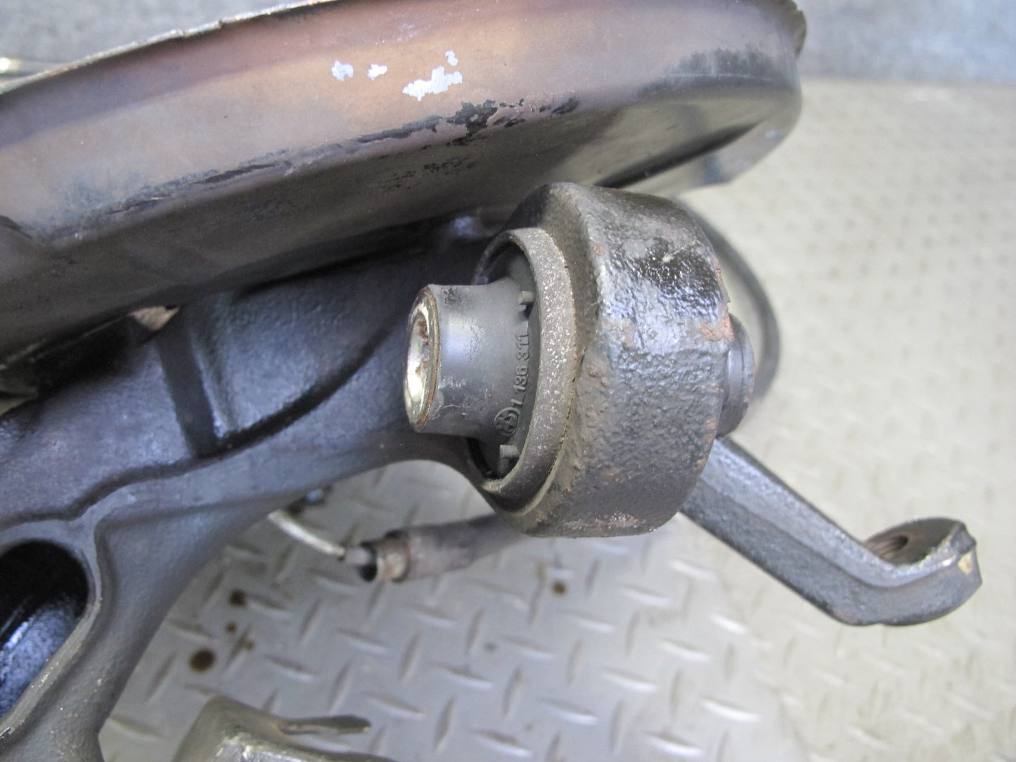 98-99 BMW E36 3-SERIES RWD Rear Left Trailing Arm Knuckle Wheel Hub Bearing OEM