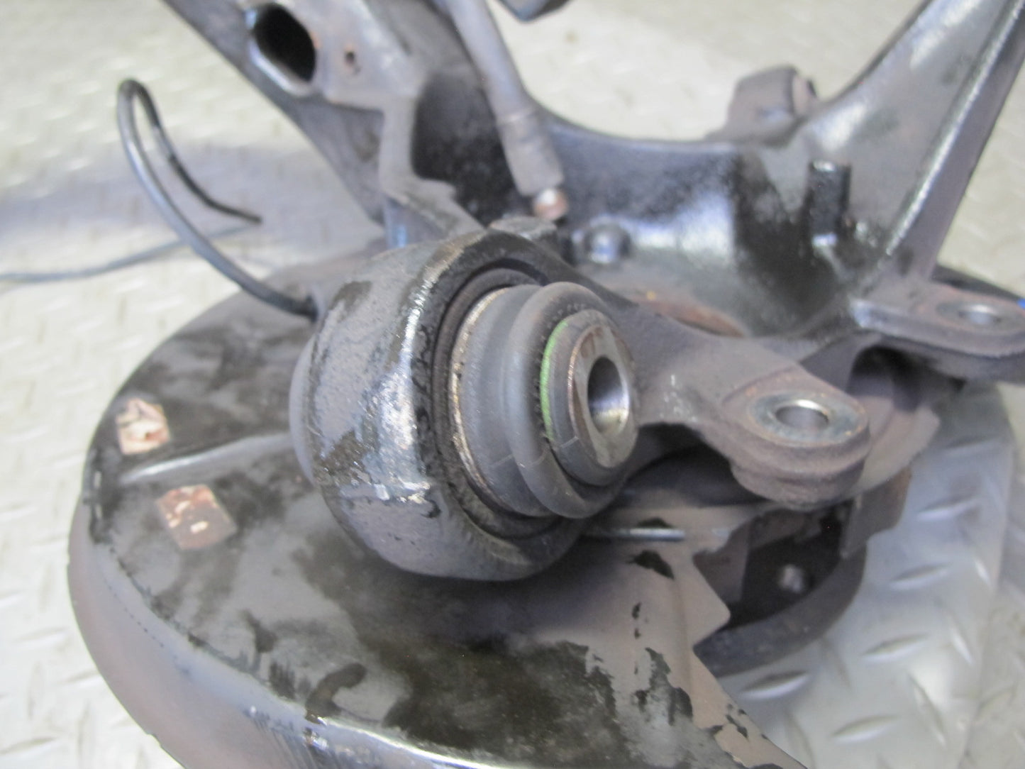 98-99 BMW E36 3-SERIES RWD Rear Left Trailing Arm Knuckle Wheel Hub Bearing OEM