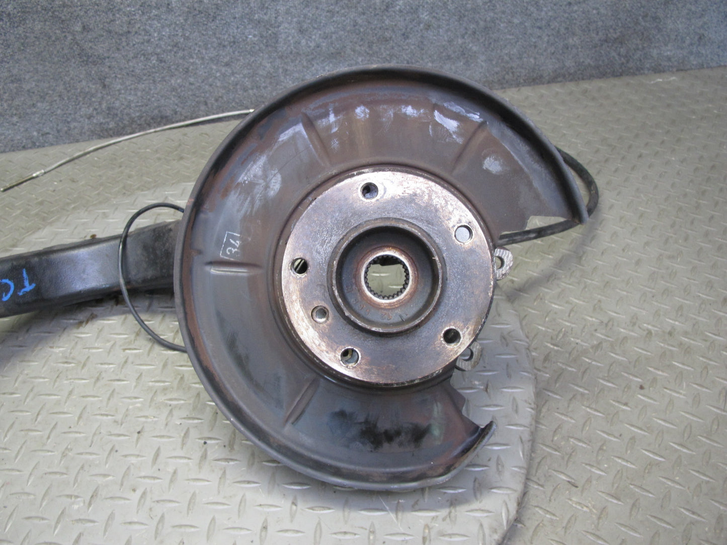 98-99 BMW E36 3-SERIES RWD Rear Right Trailing Arm Knuckle Wheel Hub Bearing OEM