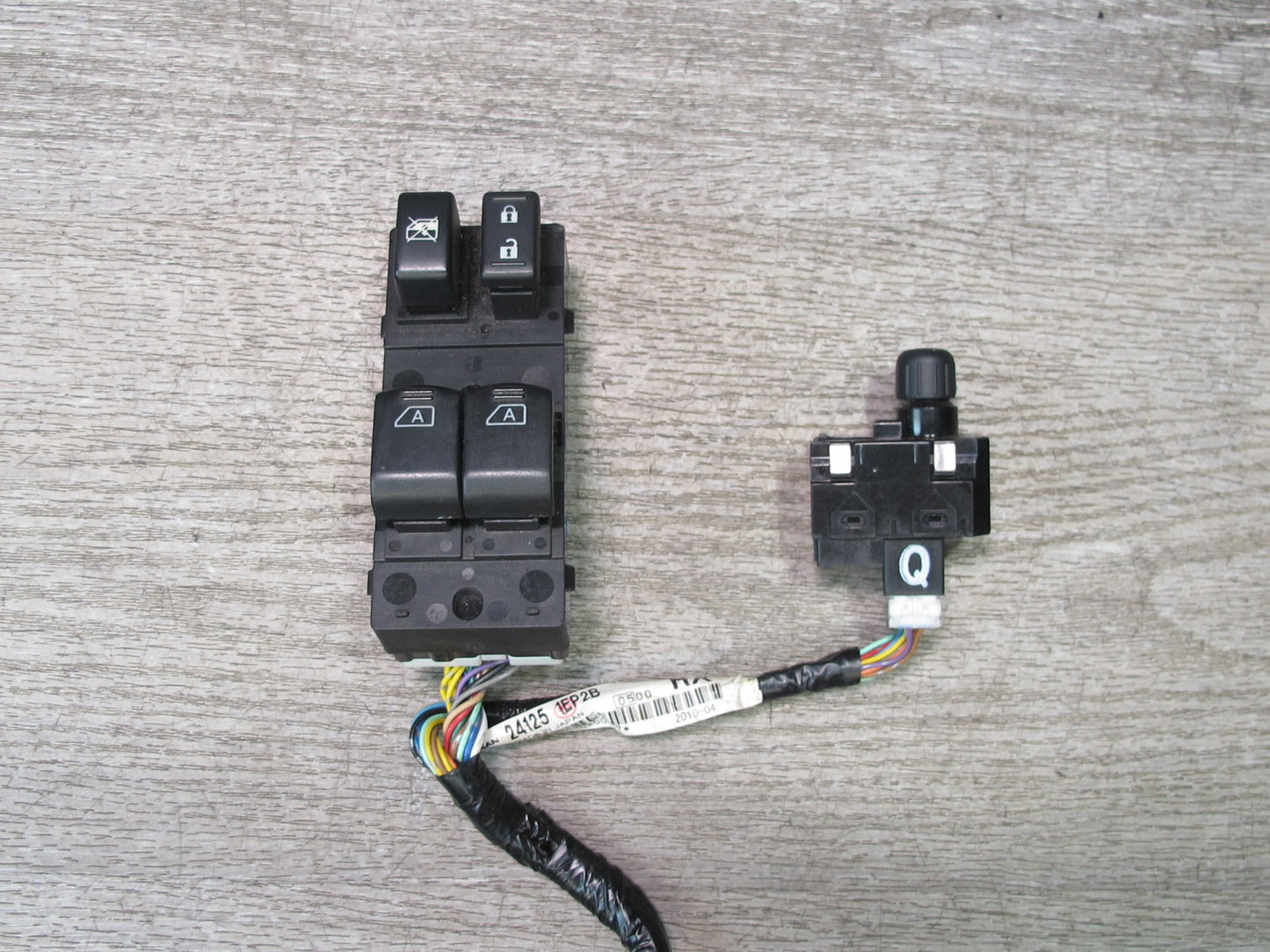 10-19 Nissan 370Z Z34 Convertible Left Door Power Window & Mirror Switch OEM