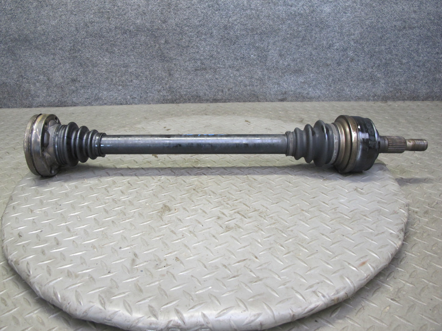 2005-2008 Porsche 911 997 Rear Left Suspension Axle Shaft 99733202402
