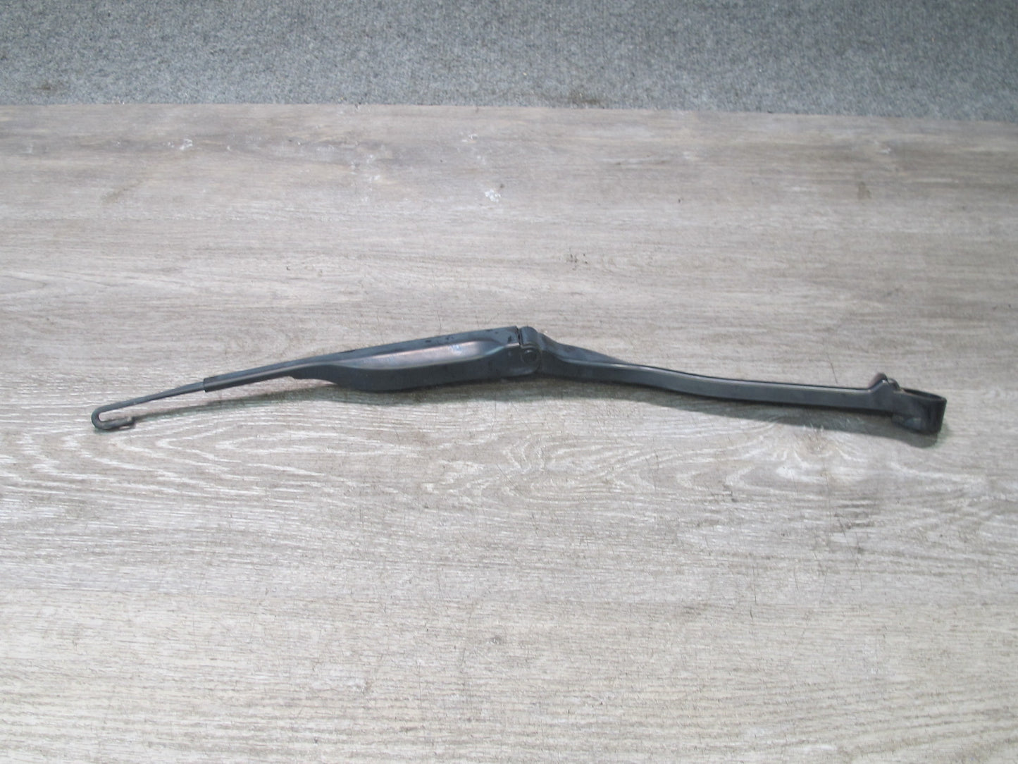 09-10 Nissan Z34 370Z Set of 2 Front Windshield Wiper Arm w Cap Covers OEM