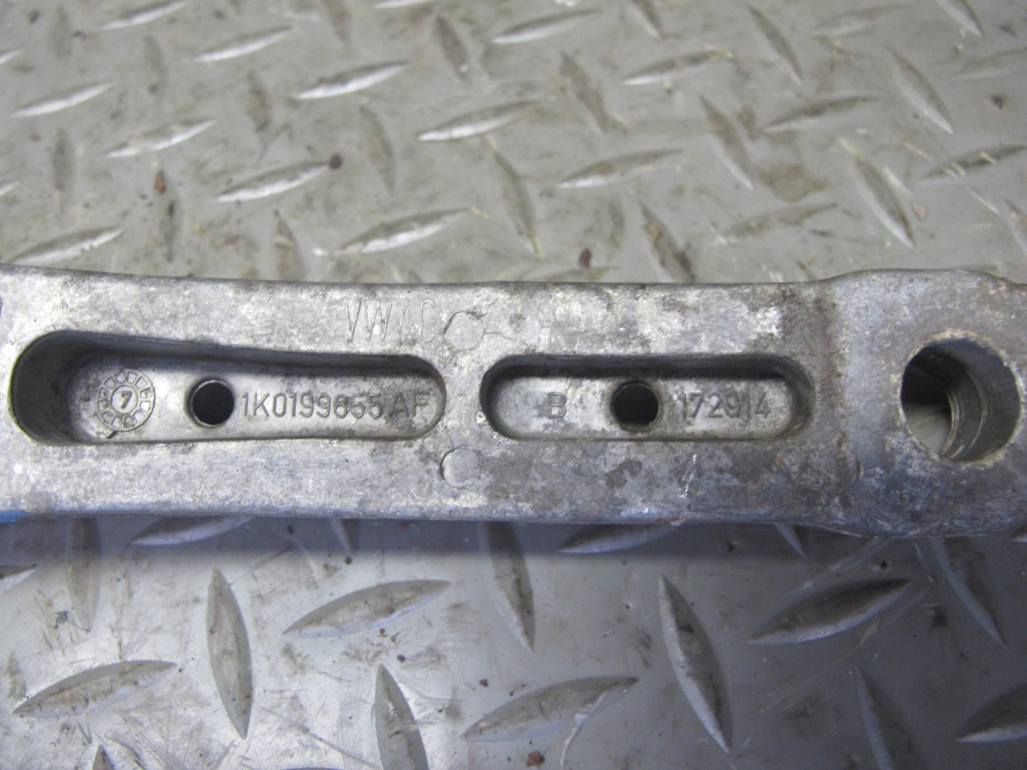 07-18 VW Golf MK5 R32 Passat EOS VR6 Rear Engine Mount Bracket Support OEM