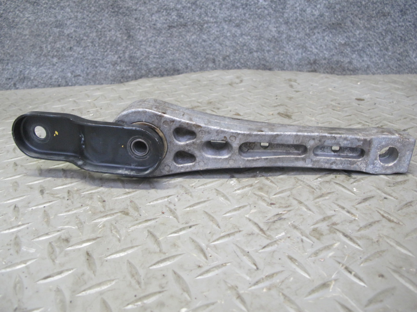 07-18 VW Golf MK5 R32 Passat EOS VR6 Rear Engine Mount Bracket Support OEM