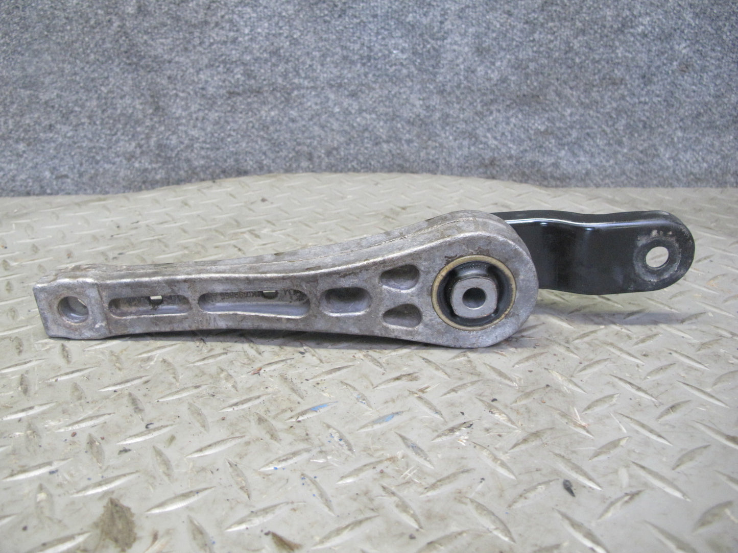 07-18 VW Golf MK5 R32 Passat EOS VR6 Rear Engine Mount Bracket Support OEM