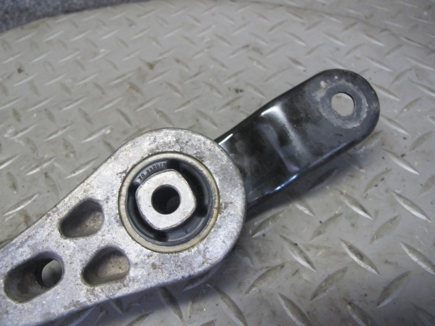 07-18 VW Golf MK5 R32 Passat EOS VR6 Rear Engine Mount Bracket Support OEM
