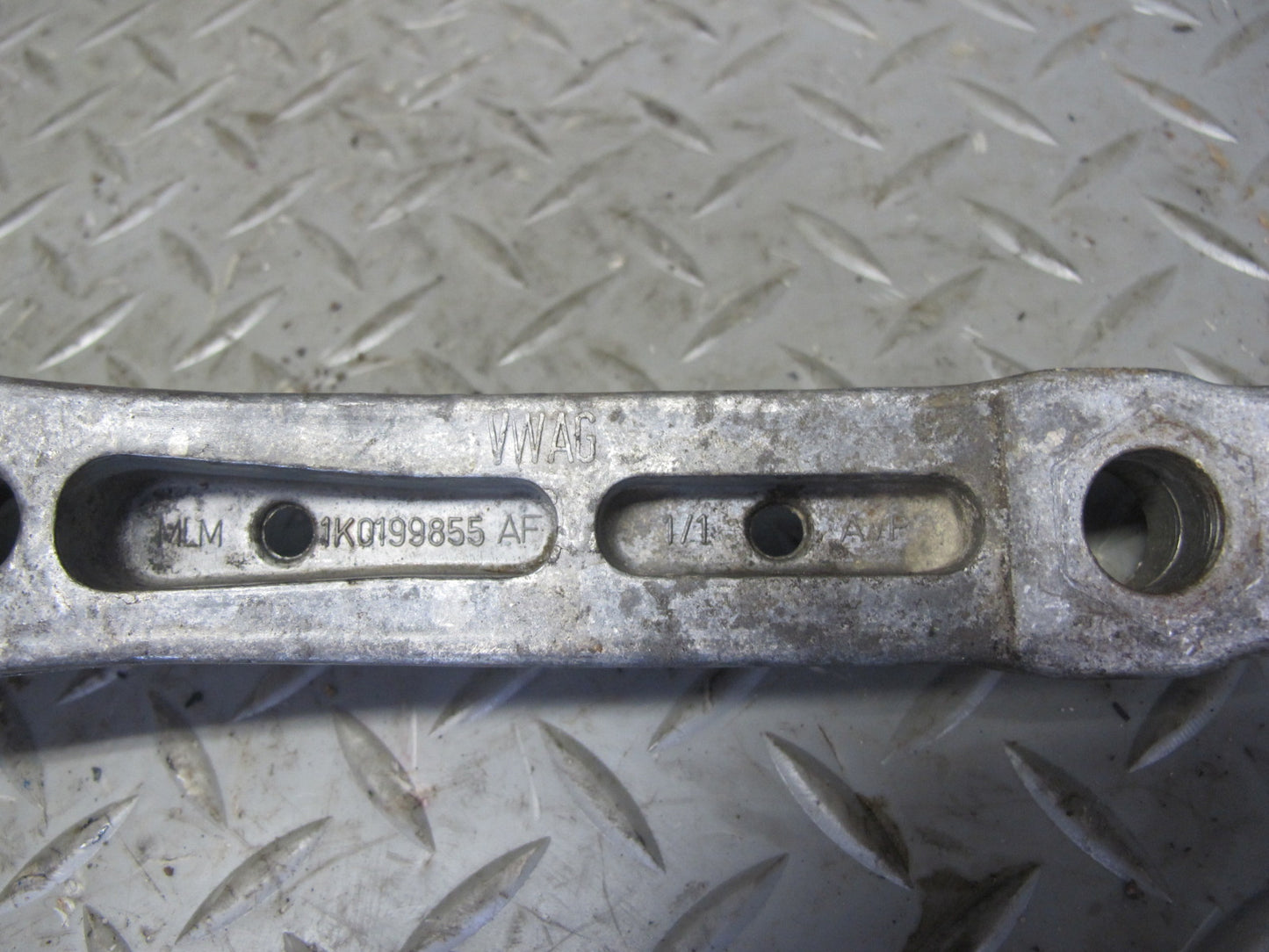 07-18 VW Golf MK5 R32 Passat EOS VR6 Rear Engine Mount Bracket Support OEM