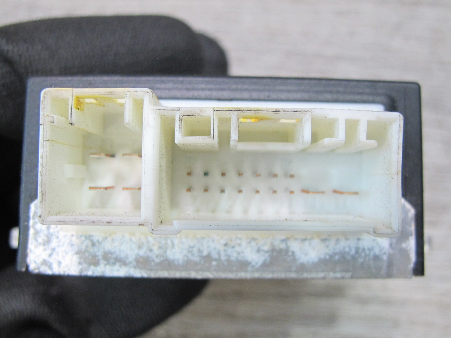 2014-2018 BMW F15 X5 N63 Fuel Pump Control Module 7358145