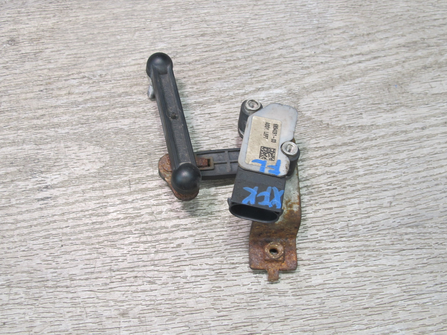 2014-2018 BMW F15 X5 Front Left Suspension Height Level Sensor 6854091