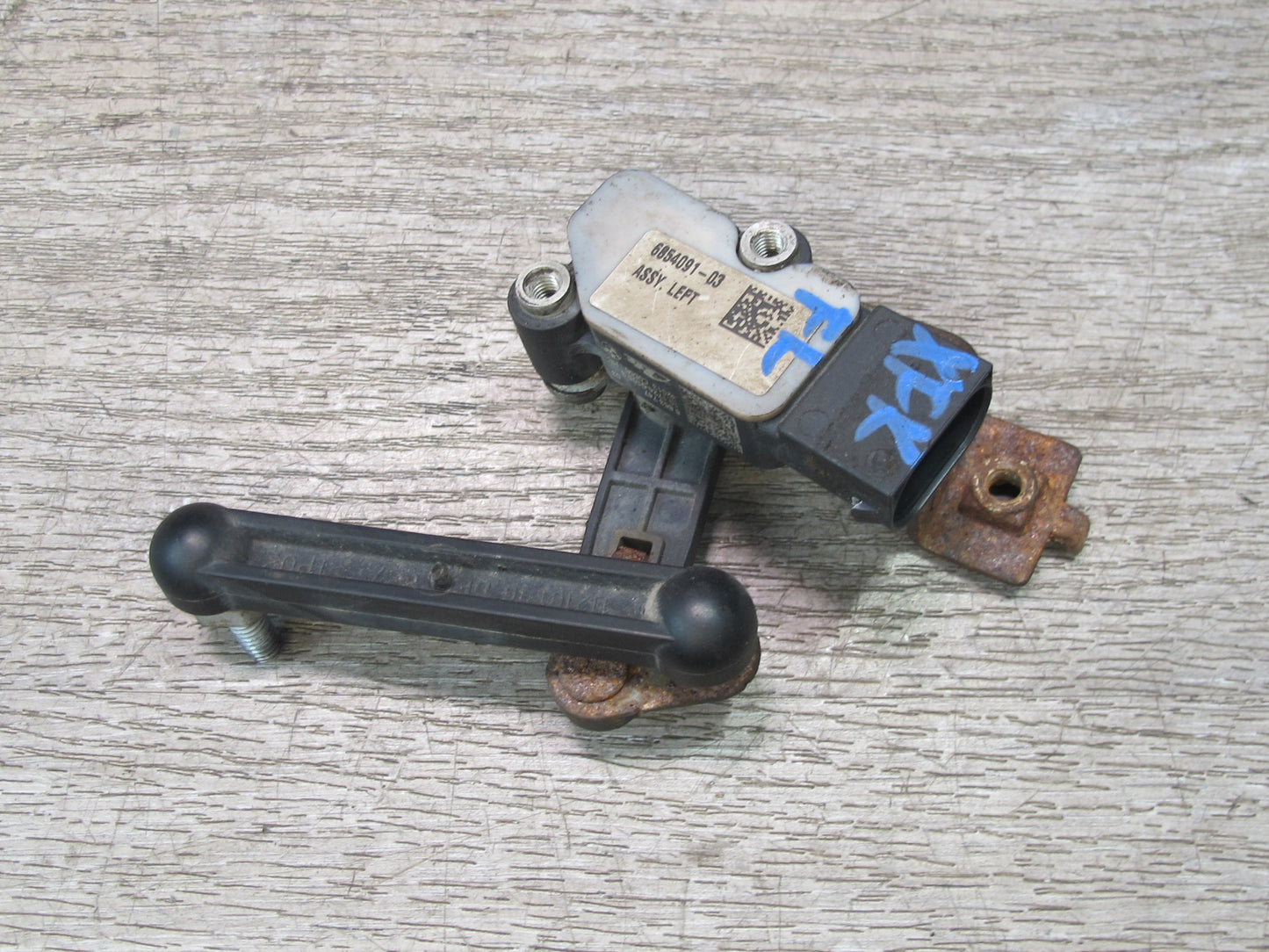2014-2018 BMW F15 X5 Front Left Suspension Height Level Sensor 6854091
