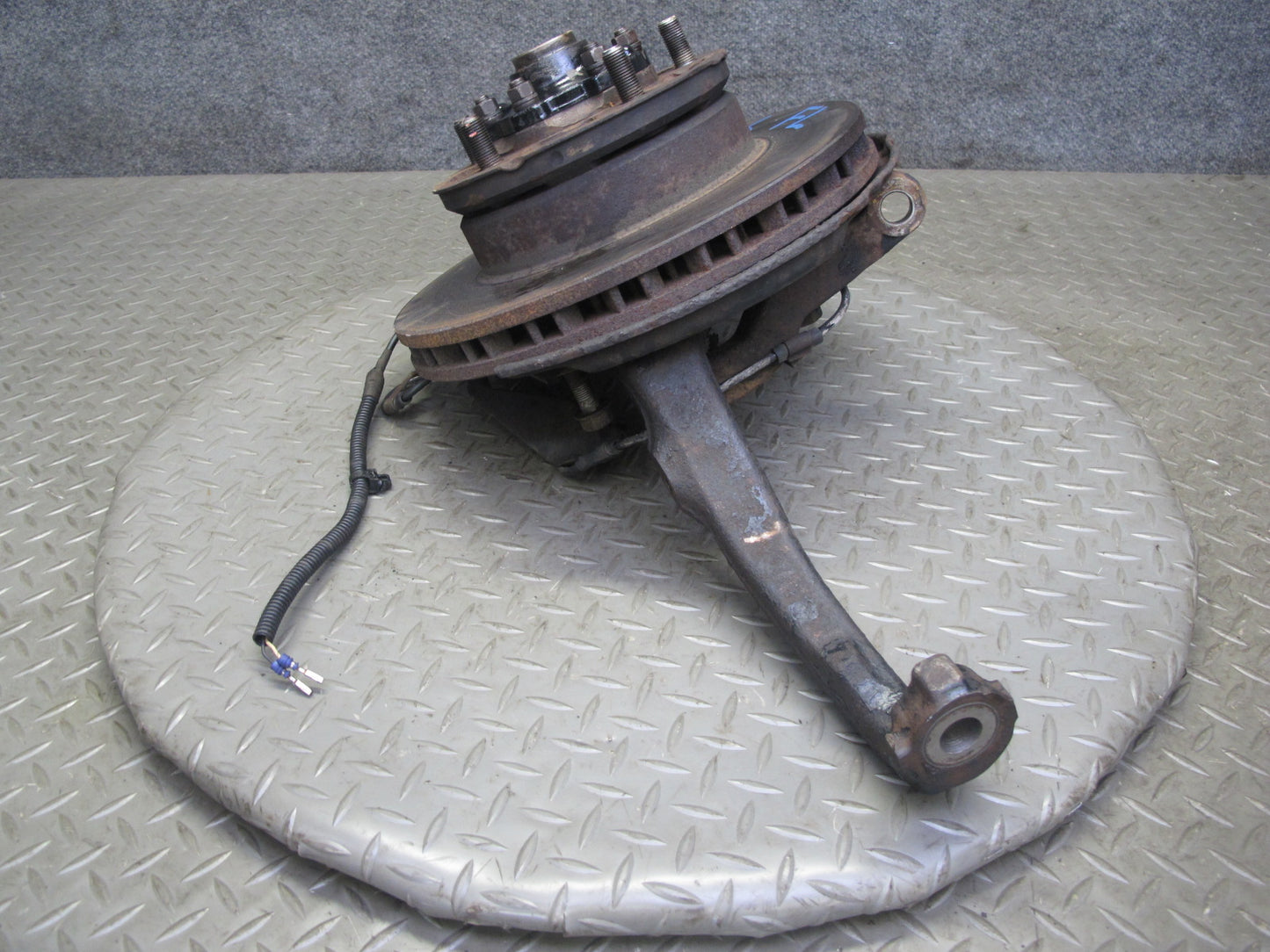1998-2007 Lexus J100 LX470 Front Left Side Spindle Knuckle Wheel Hub Bearing
