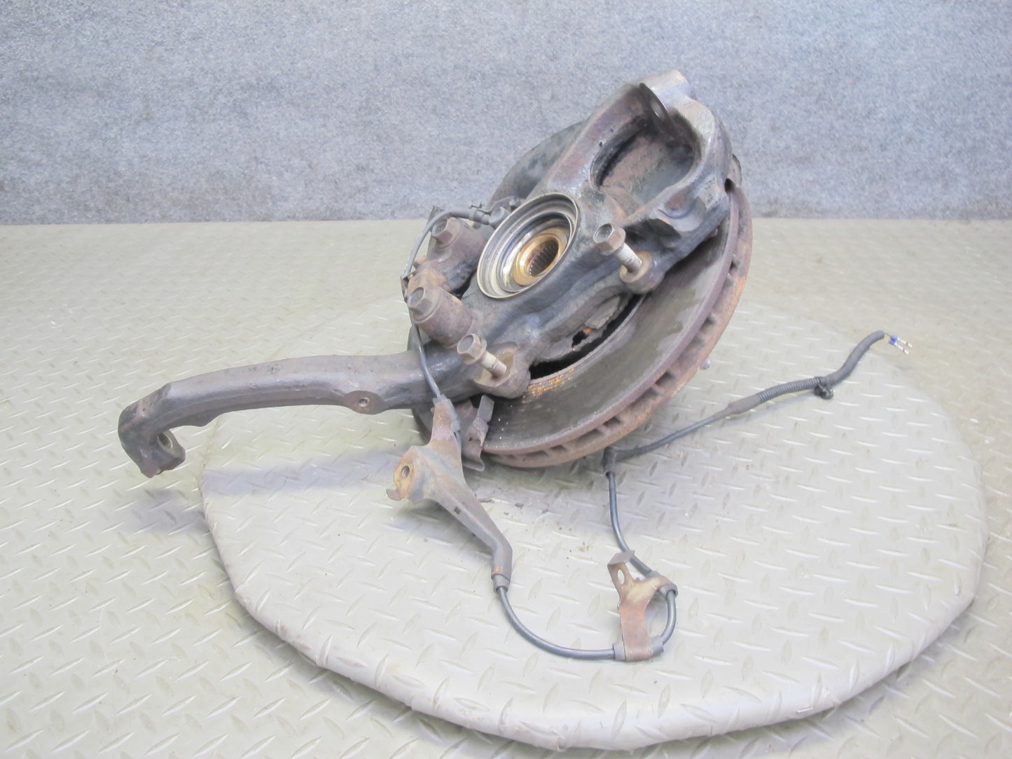 1998-2007 Lexus J100 LX470 Front Left Side Spindle Knuckle Wheel Hub Bearing