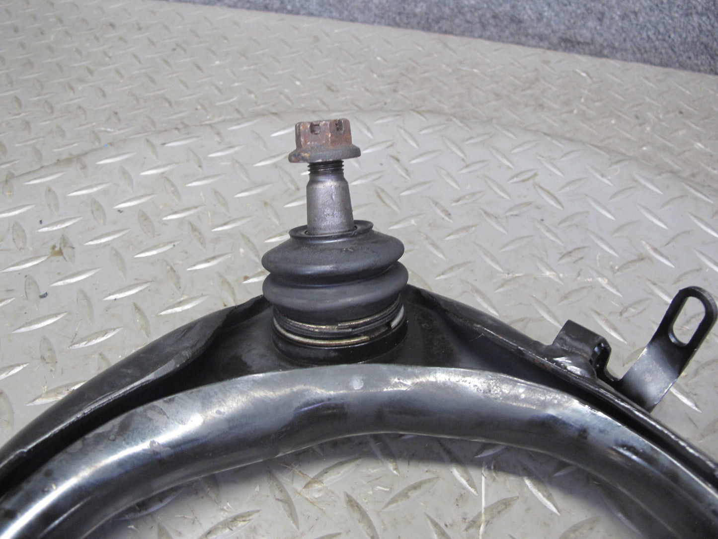 1998-2007 Lexus UZJ100L LX470 Front Left Driver Side Upper Control Arm