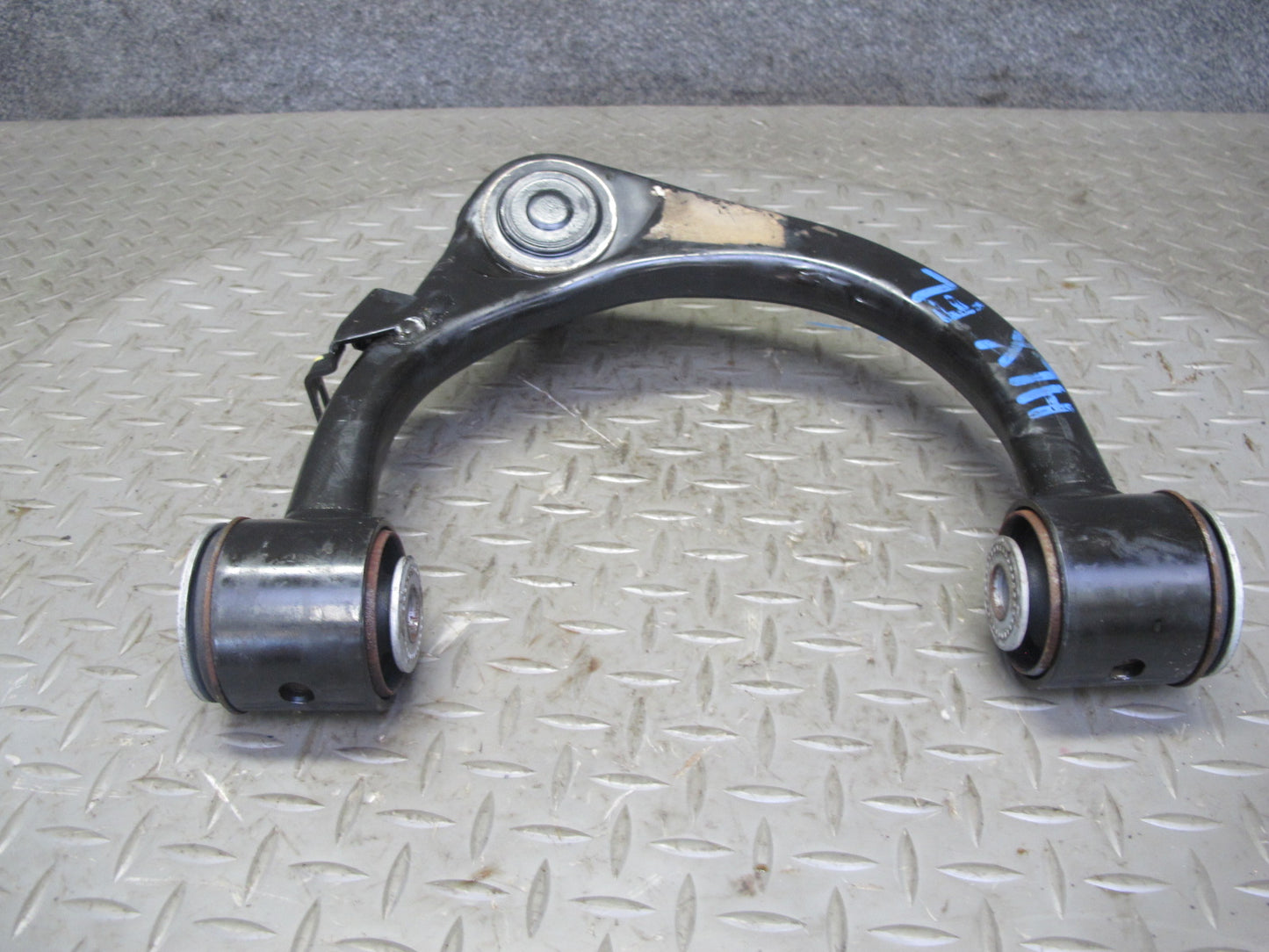 1998-2007 Lexus UZJ100L LX470 Front Left Driver Side Upper Control Arm