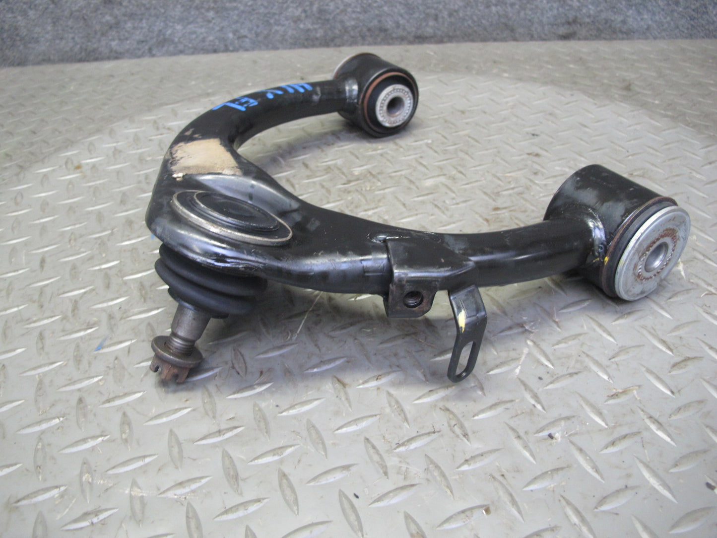 1998-2007 Lexus UZJ100L LX470 Front Left Driver Side Upper Control Arm