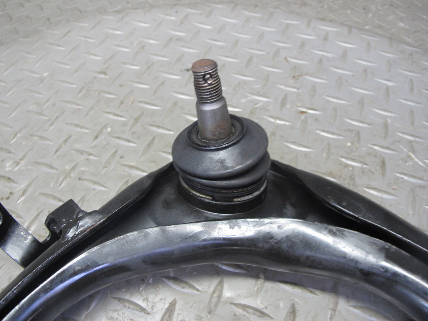 1998-2007 Lexus UZJ100L LX470 Front Right Passenger Side Upper Control Arm