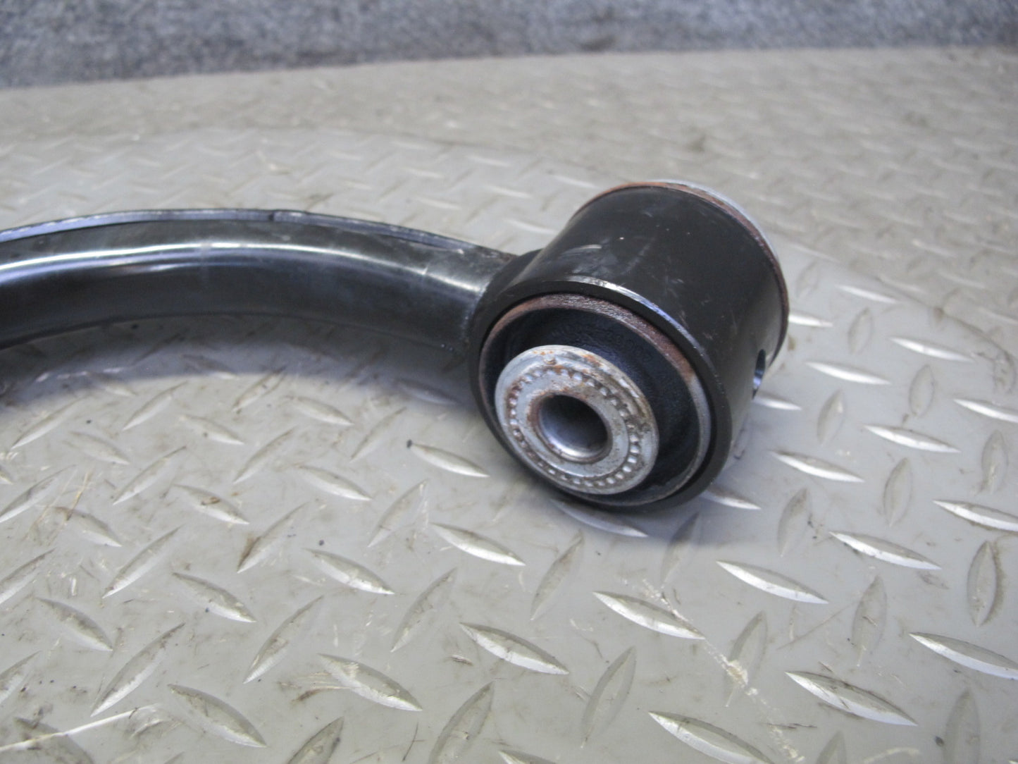 1998-2007 Lexus UZJ100L LX470 Front Right Passenger Side Upper Control Arm