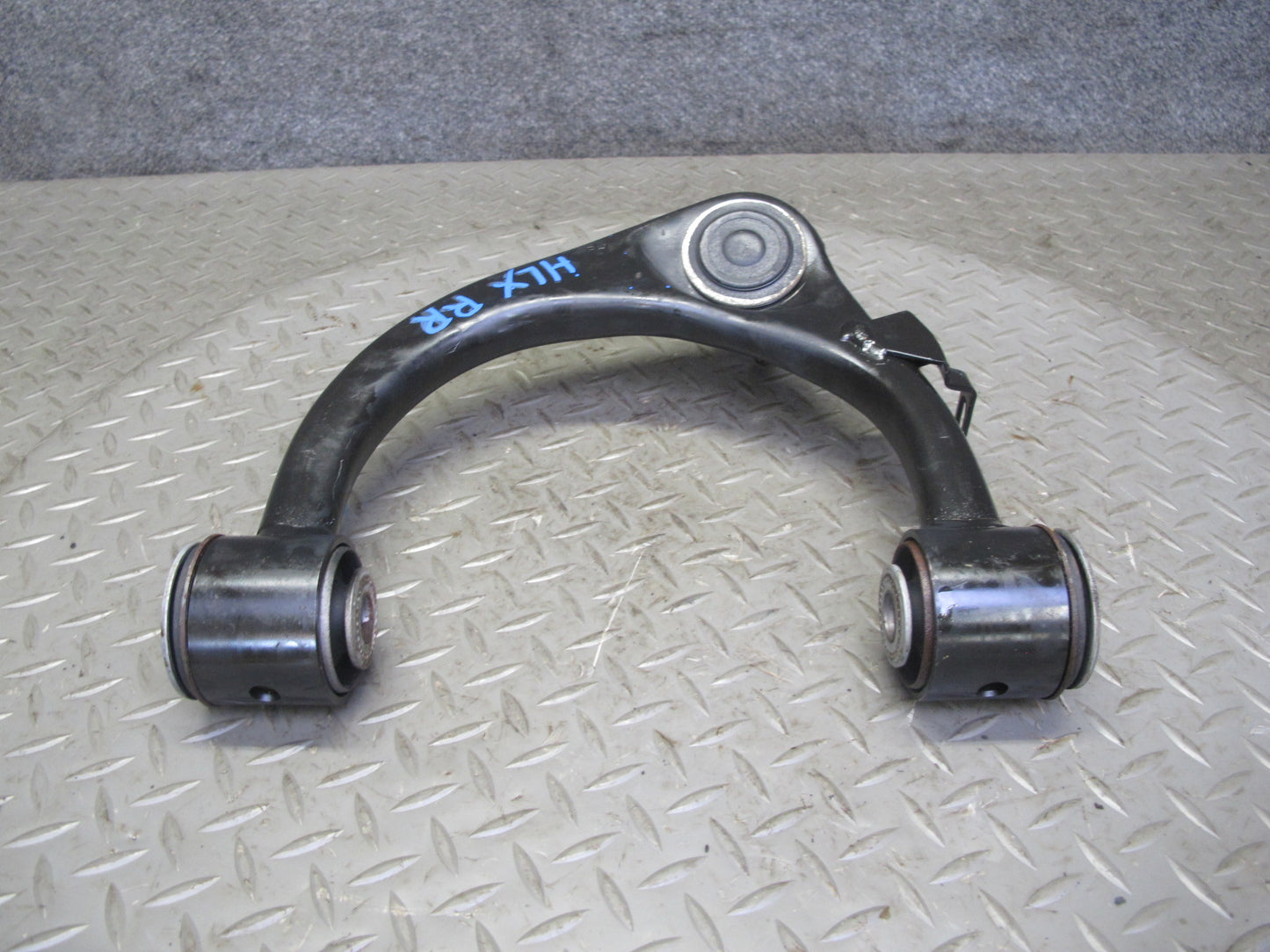 1998-2007 Lexus UZJ100L LX470 Front Right Passenger Side Upper Control Arm